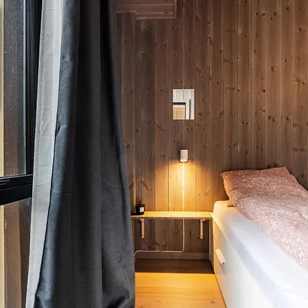Apartment Charming New Ski-in Ski-out In *