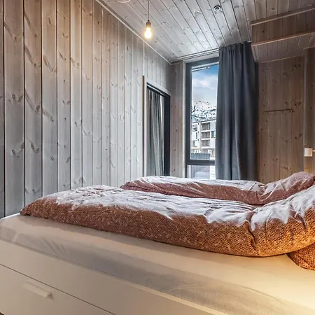 Charming New Ski-in Ski-out In Apartment