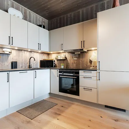 Apartment Charming New Ski-in Ski-out In